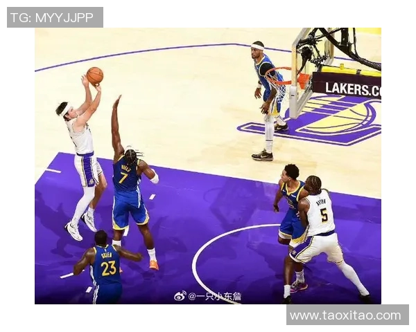 2015年湖人与勇士季前赛精彩对决回顾与分析