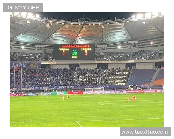 奥兰多城与休斯敦的激烈对决展现足球魅力与团队精神 奥兰多城与休斯敦的激烈对决展现足球魅力与团队精神