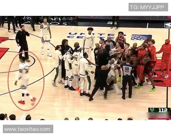 字母哥愤怒撕扯球衣雄鹿惨败后更衣室内冲突升级 字母哥愤怒撕扯球衣雄鹿惨败后更衣室内冲突升级