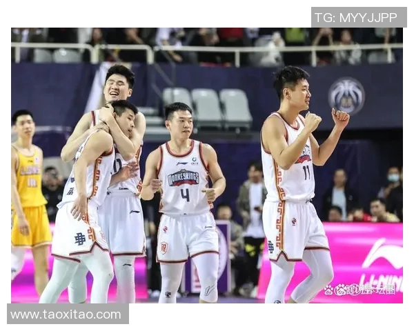 广东队与辽宁队激战第23轮争夺季后赛席位的关键之战 广东队与辽宁队激战第23轮争夺季后赛席位的关键之战