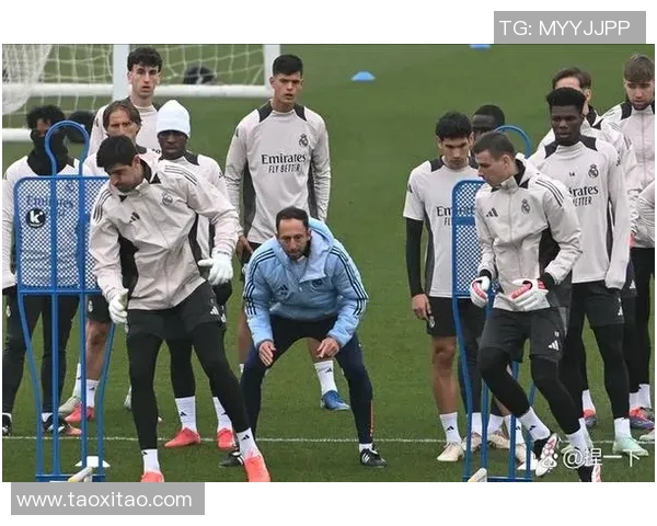 巴萨与利物浦激战正酣球迷期待精彩进球与逆转剧情